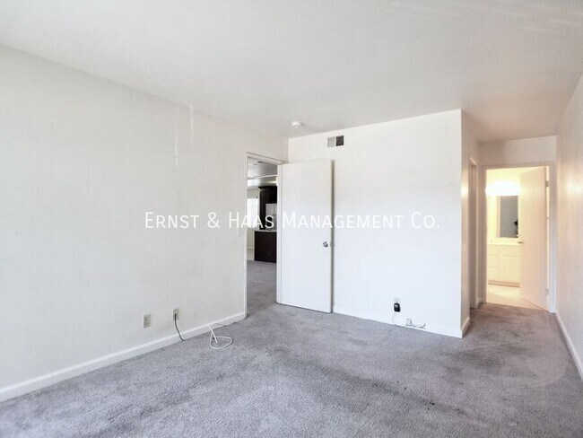 Building Photo - 1200 Gaviota Ave