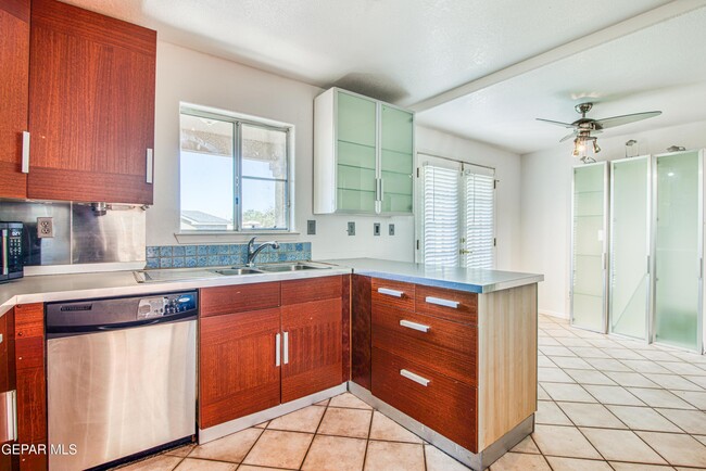 Building Photo - 1409 Black Ridge Dr