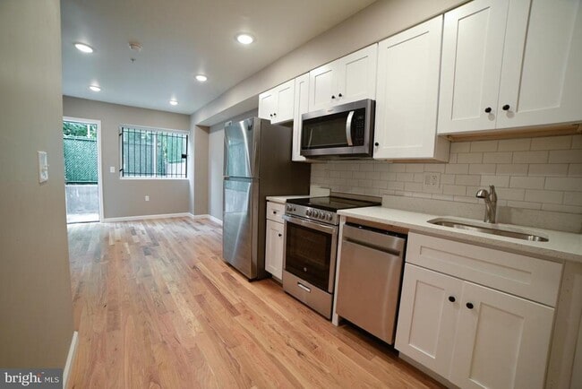 Building Photo - 1808 Willington St