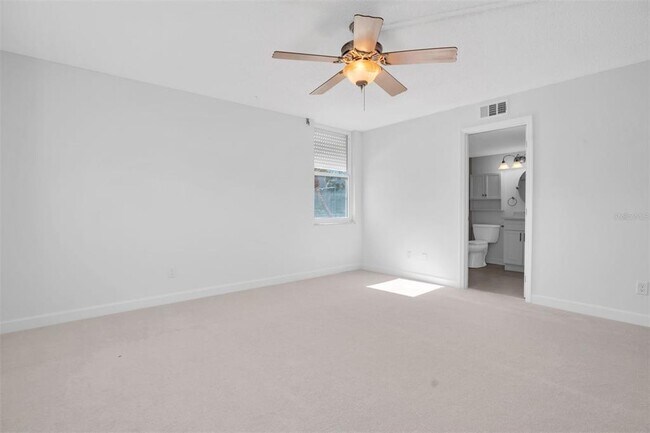 Building Photo - 7625 Sun Island Dr S