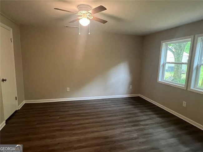 Building Photo - 560 Cleveland Byp
