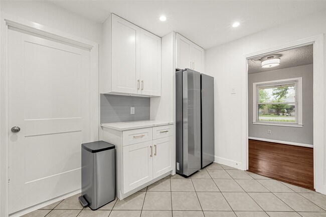 Building Photo - 501 Jerry St