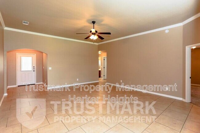 Building Photo - 200 W Little Dipper Dr