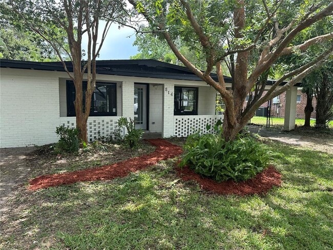 Primary Photo - 814 Agnes Dr