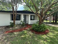 Building Photo - 814 Agnes Dr