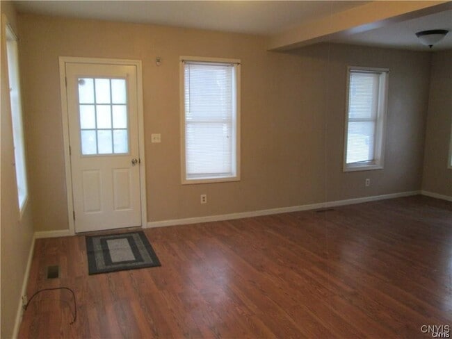 Building Photo - 418 Cross St