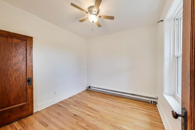 Building Photo - 4409 W Deming Pl