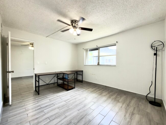 Building Photo - 6507 Winfield Blvd