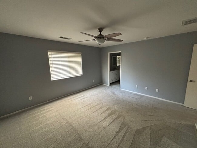 Building Photo - Clean 3 Bedroom / 2 Bathroom Home in Rosed...