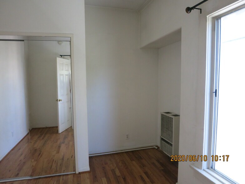 Building Photo - 20 Rose Ave