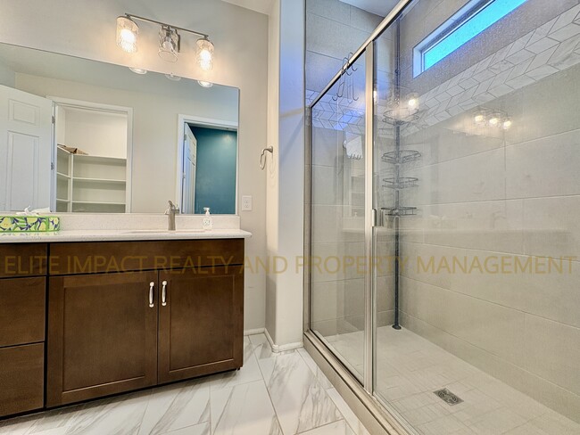 Building Photo - 9731 E Lynx Lk Trl