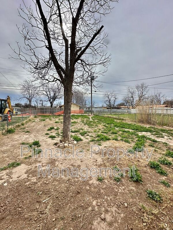 Building Photo - 2701 Raney St