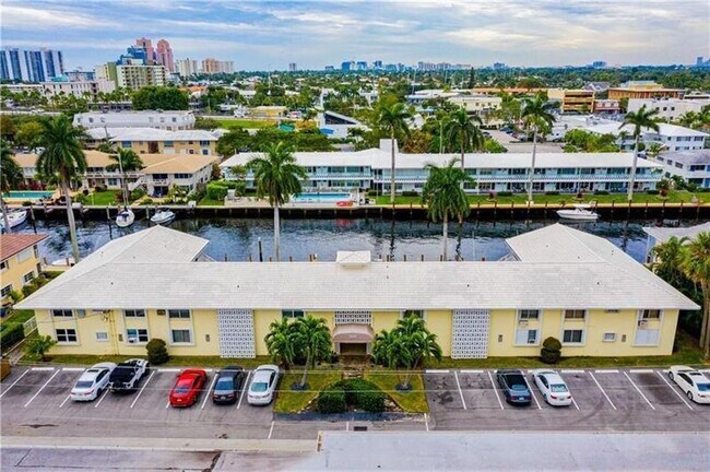 Building Photo - 2840 NE 33rd Ct