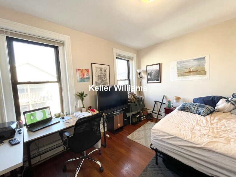 Building Photo - 60 Empire St