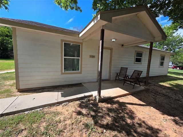 Primary Photo - 1124 Comanche Cove Dr