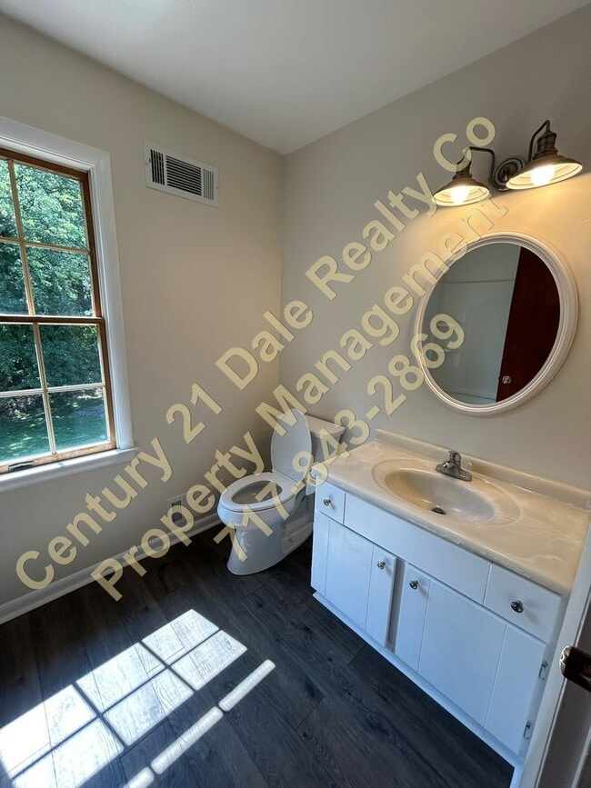 Building Photo - Gorgeous 4 Bedroom Home located in Northeastern School District with a 2 Car Garage