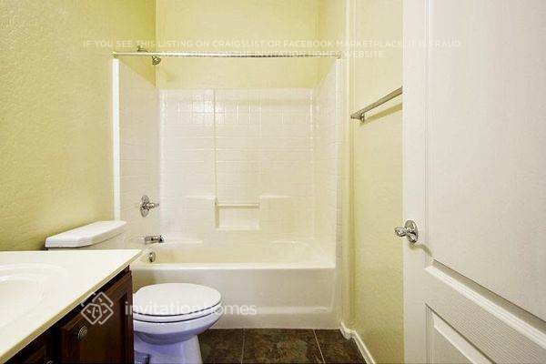 Building Photo - 9848 E Escondido Ave