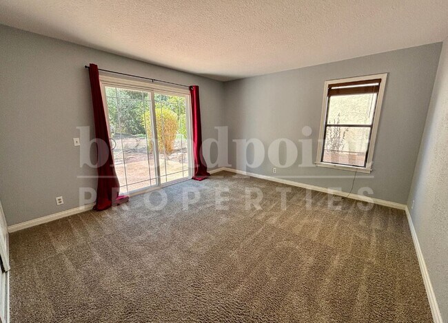 Building Photo - 10326 Oak Ranch Ln