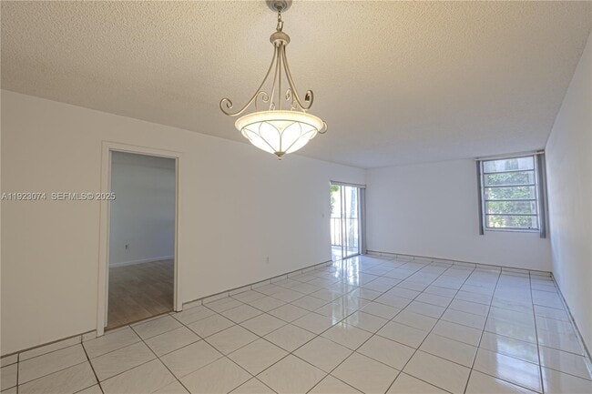 Building Photo - 1900 W 68th St