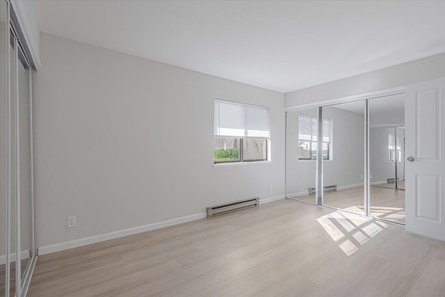 Building Photo - Beautifully Renovated 2-Bedroom 1.5-Bathro...