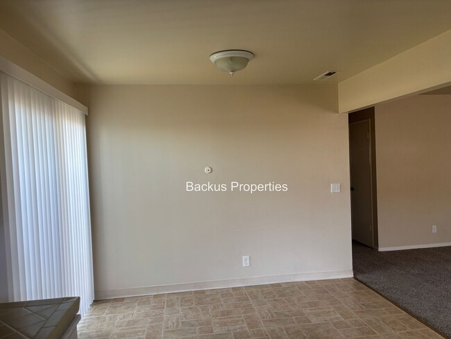 Building Photo - 476 Belmont Dr
