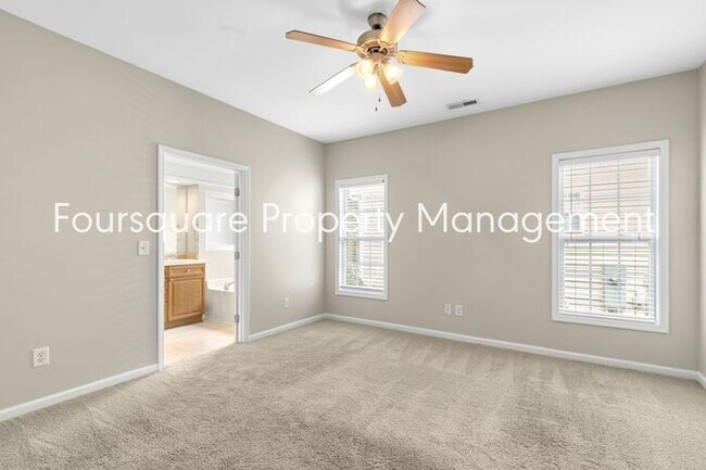 Building Photo - Single Family Home| 1st Floor Master Bedro...