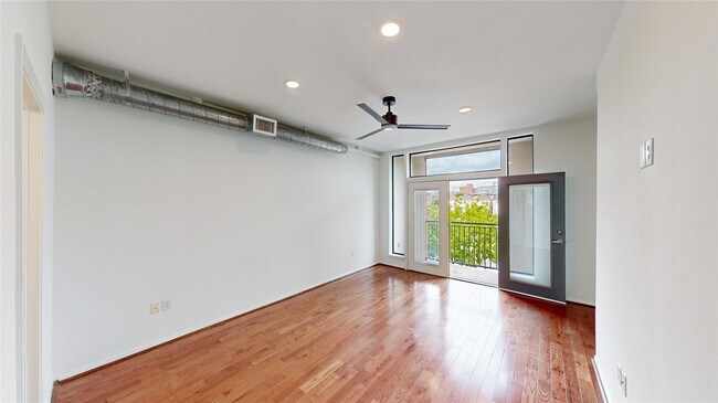 Building Photo - 310 S Jensen Dr
