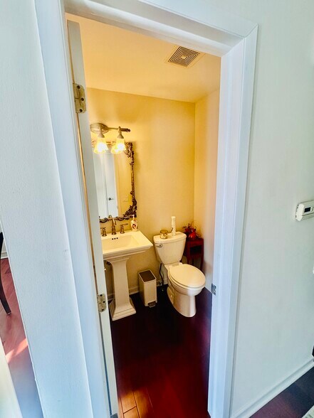 1st FloorRestroom - 5226 Cedarhurst Dr