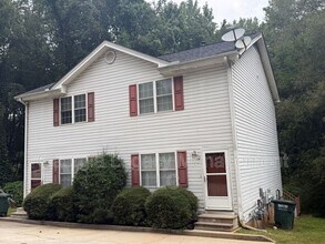 Building Photo - 46 Creek Side Dr