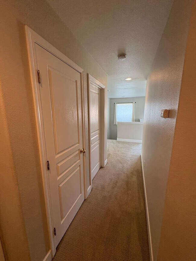 Building Photo - NW Two story home, located in Foxwood subd...