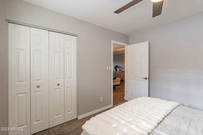 Building Photo - 4016 S Holbrook Ln