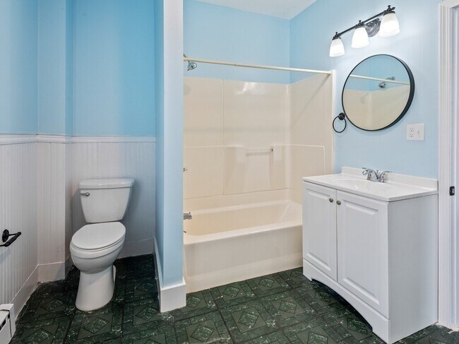 Building Photo - 16 Hampden Ave