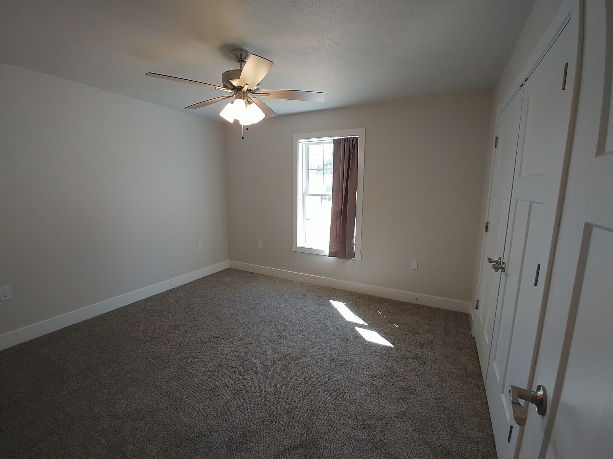 Building Photo - 1421 W Todd Ln