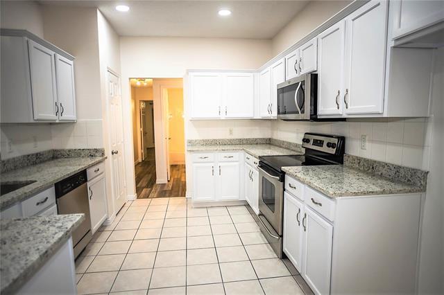 Building Photo - 612 Comanche Trail