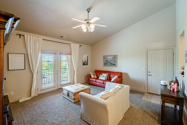 Building Photo - 358 S 550 W