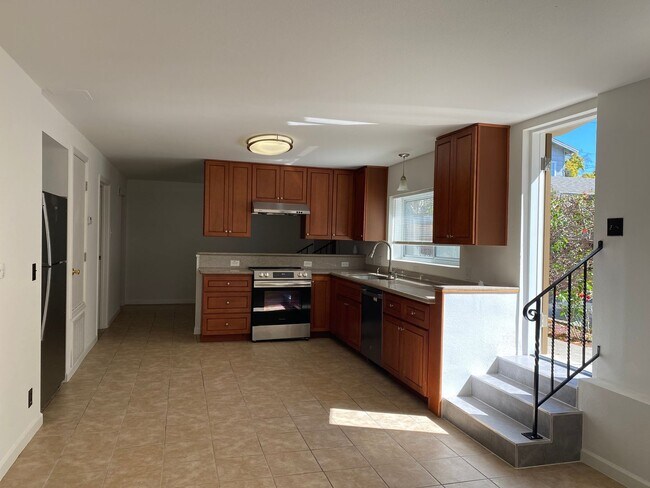 Building Photo - 1033 Pacific Ave