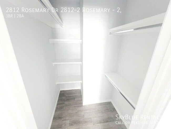 Building Photo - 2812 Rosemary Dr