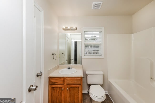 Building Photo - 102 Rocky Branch Way