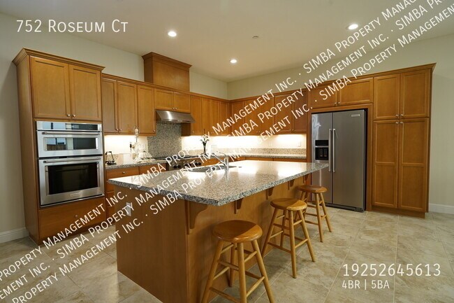 Building Photo - 752 Roseum Ct