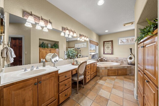 Building Photo - 3404 Comanche Trace Dr