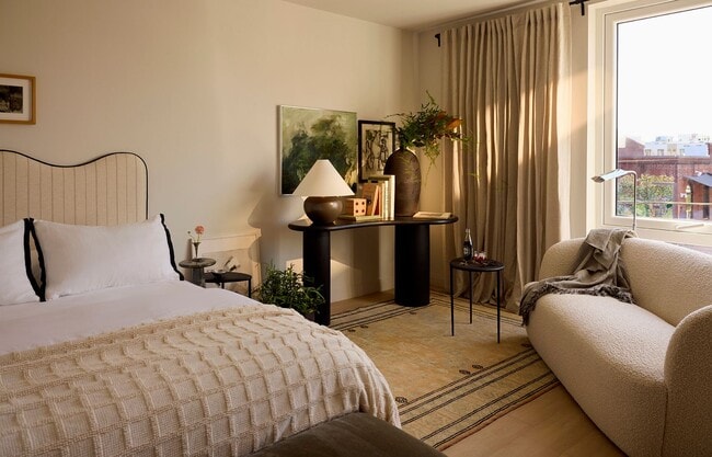 Interior Photo - The Bend