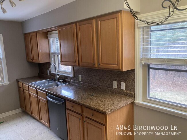Building Photo - 4846 Birchwood Ln