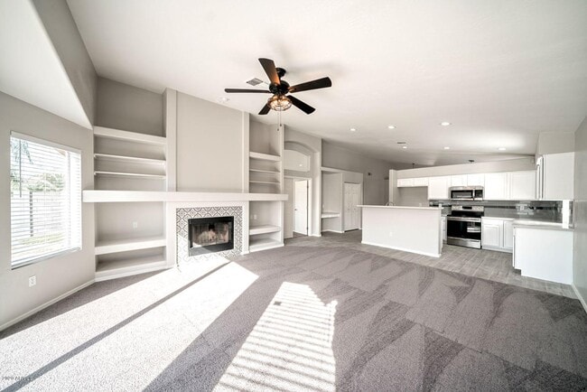 Building Photo - 1213 W Glenmere Dr