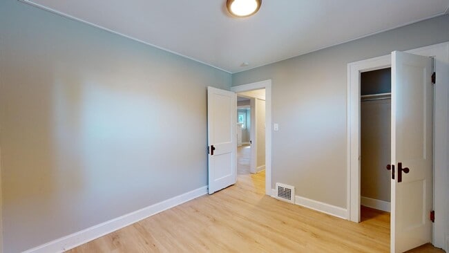 Building Photo - For August Move-In - West Blvd Area - 2 Bedroom Single Family Home