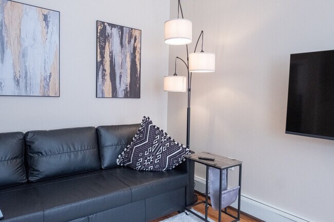 Building Photo - 234 W 112th St