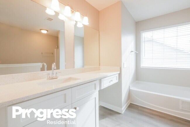 Building Photo - 10766 Barberry Dr