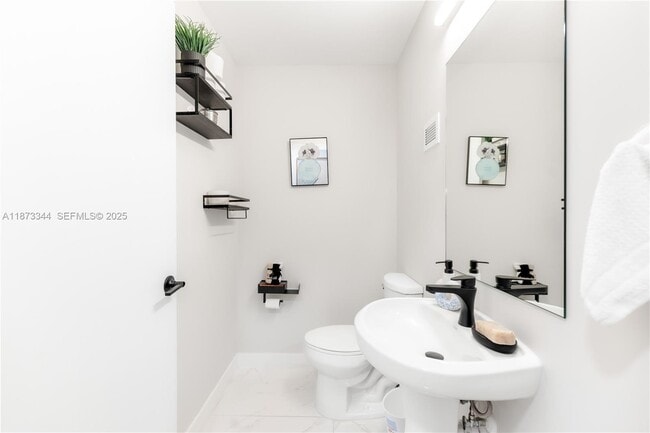 Building Photo - 25689 SW 144th Ave