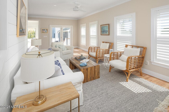 Building Photo - 102 4th Ave