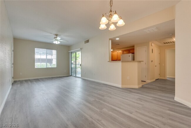 Building Photo - 6868 Sky Pointe Dr