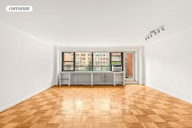 Building Photo - 420 E 55th St